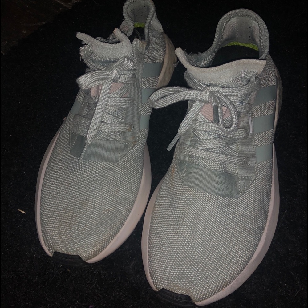 Adidas women’s sneakers